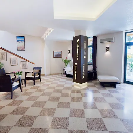 Al Pescatore Отель 3*